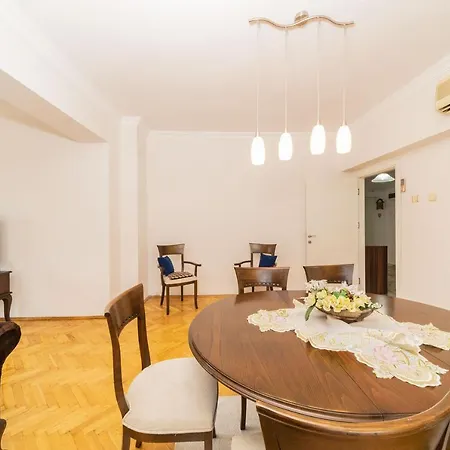 Pleasant Flat With Central Location Balcony And Bbq In Muratpasa