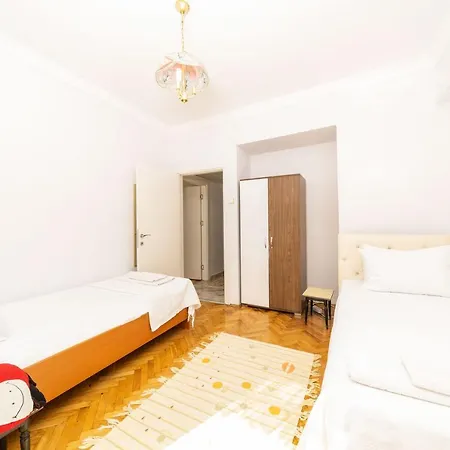 Pleasant Flat With Central Location Balcony And Bbq In Muratpasa דירה