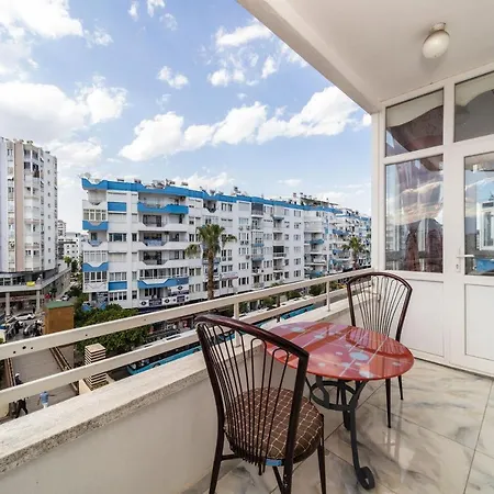 Pleasant Flat With Central Location Balcony And Bbq In Muratpasa Appartement Antalya